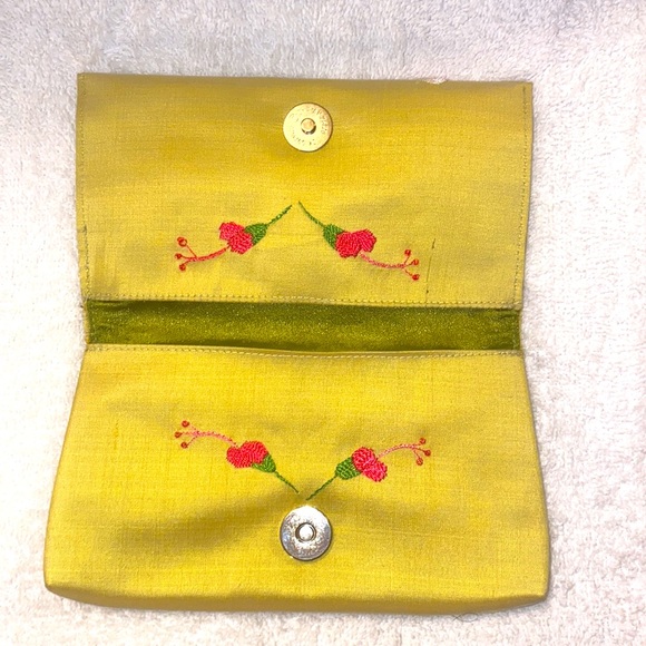 Vintage Chan Luu Small Wallet With Embroidered Flowers & Beaded Design - Picture 2 of 6